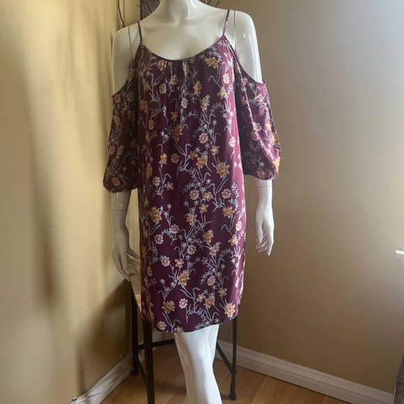 Pink Rose Dresses & Skirts - NWT Pink Rose Burgundy Floral Shoulder Cutout Dress SZ Large✨